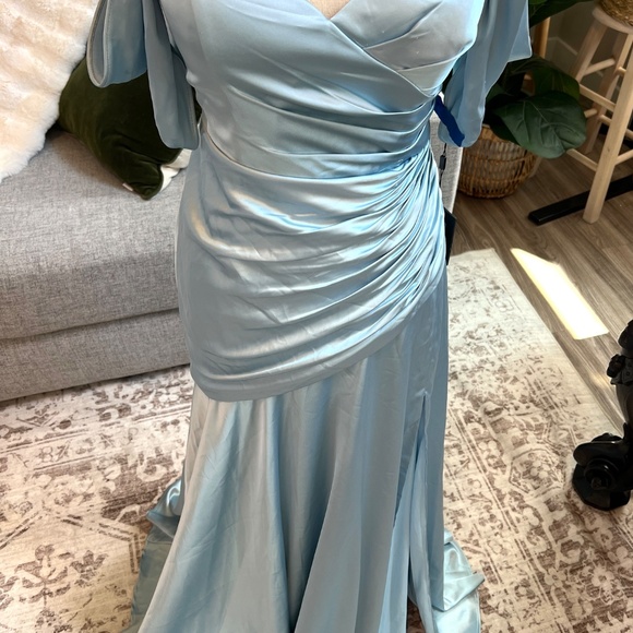 NWT Ieena for Mac Duggal Blue Satin Off The Shoulder Crossover Gown 56037 Size 6 - Picture 3 of 16